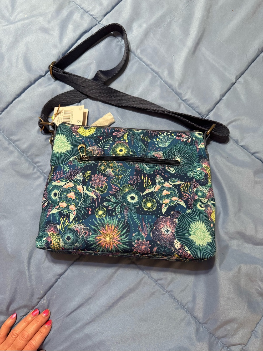 Sakroots Basic Crossbody Bag in Blue Seascape print - Picture 6 of 7